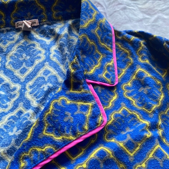 Juicy Couture tuxedo style blue and gold flannel pajama set w/ pink piping Small - Picture 4 of 16